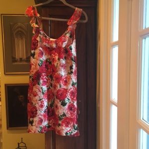 Oscar de la Renta XL loungewear rose pattern.